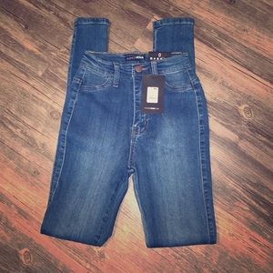 Fashion Nova brand new skinny jeans